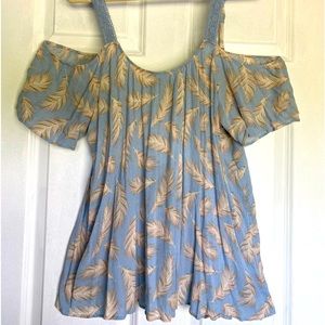Cold shoulder tunic top